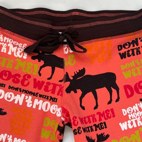 New LAZY ONE Canada PJ Leggings Moose Bottoms Size XS Dont Moose With Me Peach - Picture 2 of 7